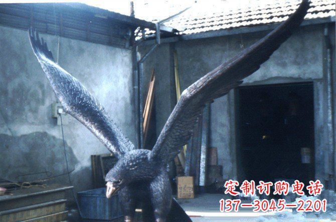 泸州铸铜老鹰企业动物铜雕