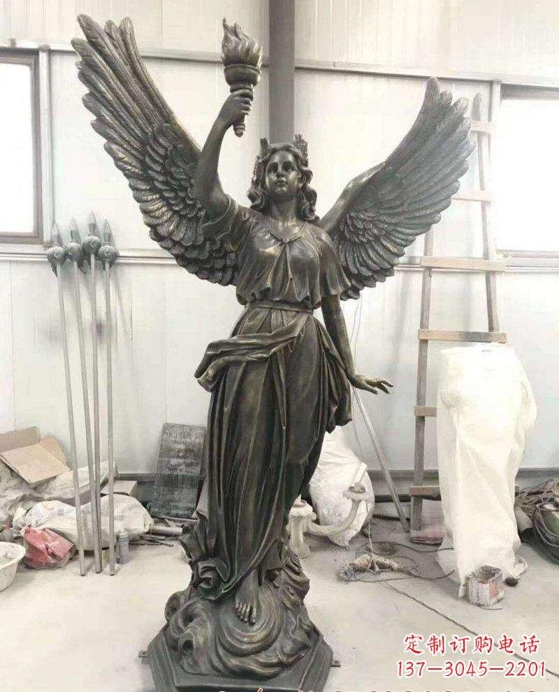 泸州自由女神像铜雕
